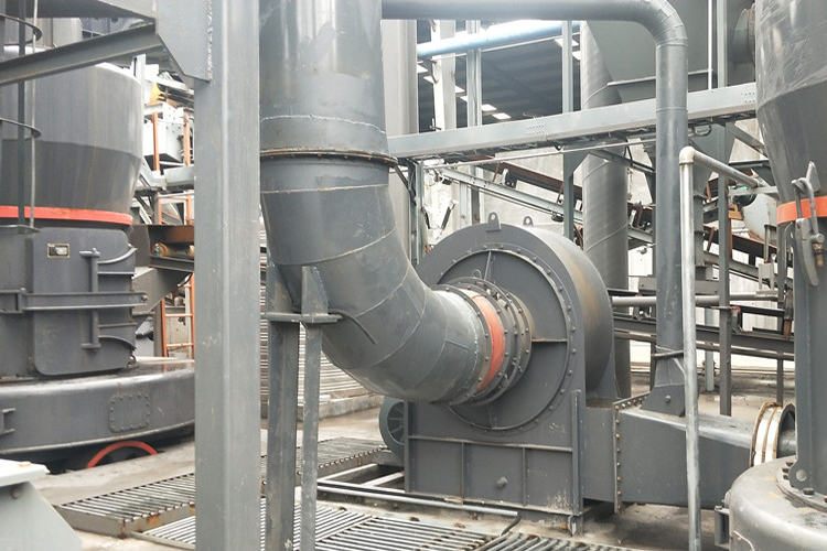 大型石頭磨粉機(jī)型號有哪些？選購時要注意什么？